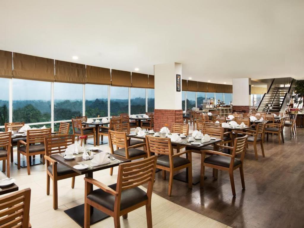 Indoluxe Hotel Jogjakarta Melati Экстерьер фото